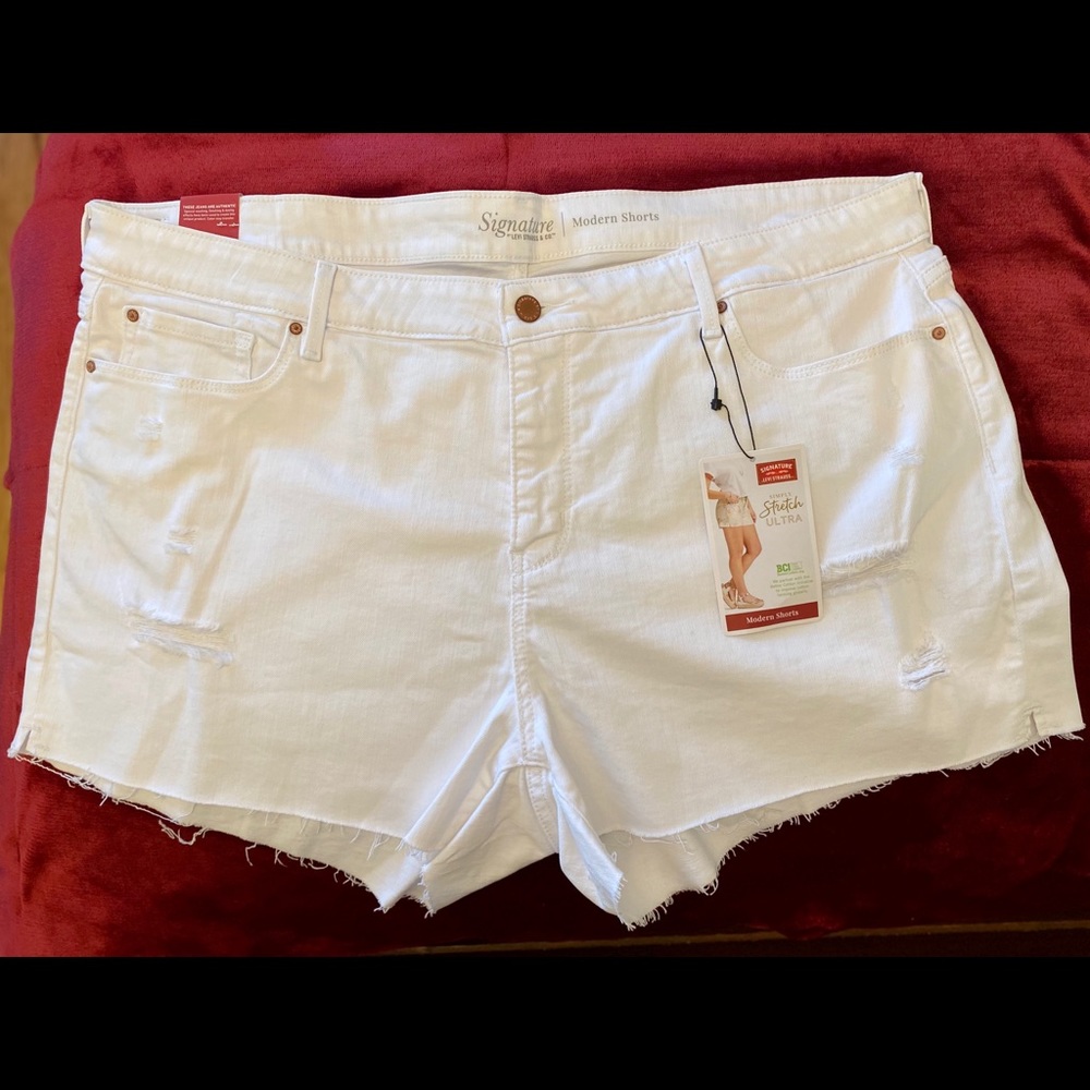White Levi Strauss Size 20 Stretch Modern Shorts